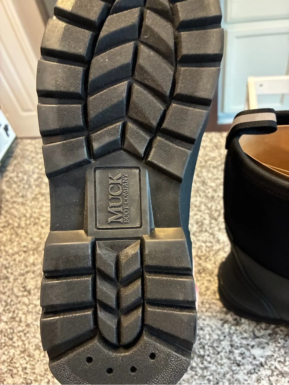 Muck boots  size 7 men 8 women
